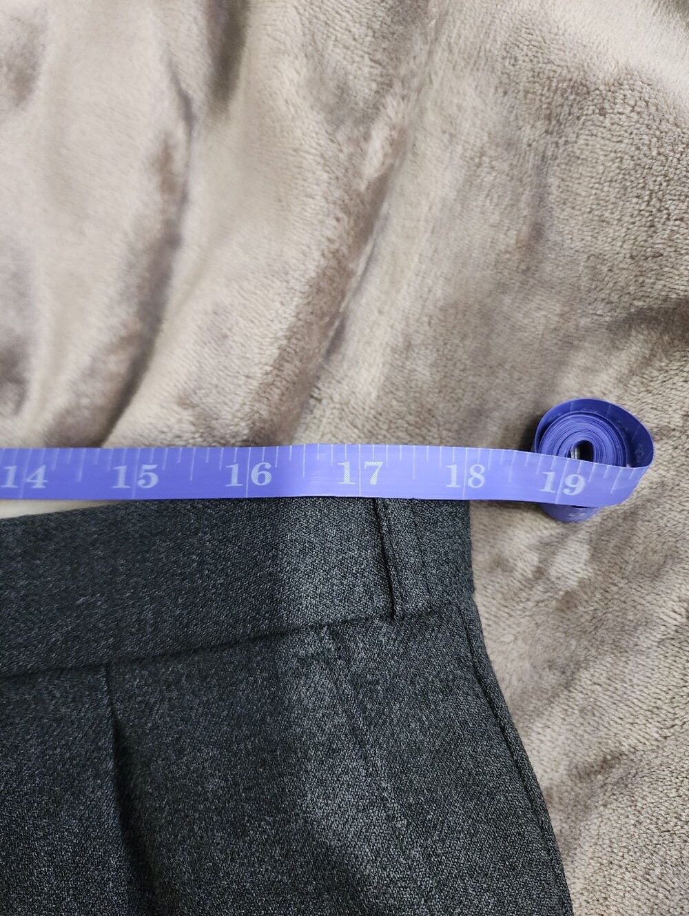 Classic Men's Gray Wool Dress Pants - Picture 3 of 3